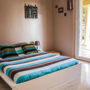 https://villa-romuald.fr-provencehotel.com